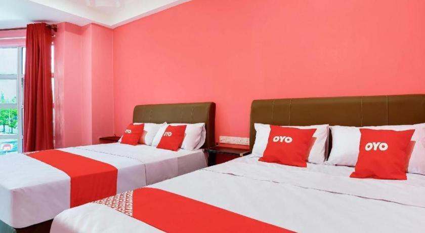 Oyo 89387 Sun Keerana Hotel Klang Exterior foto